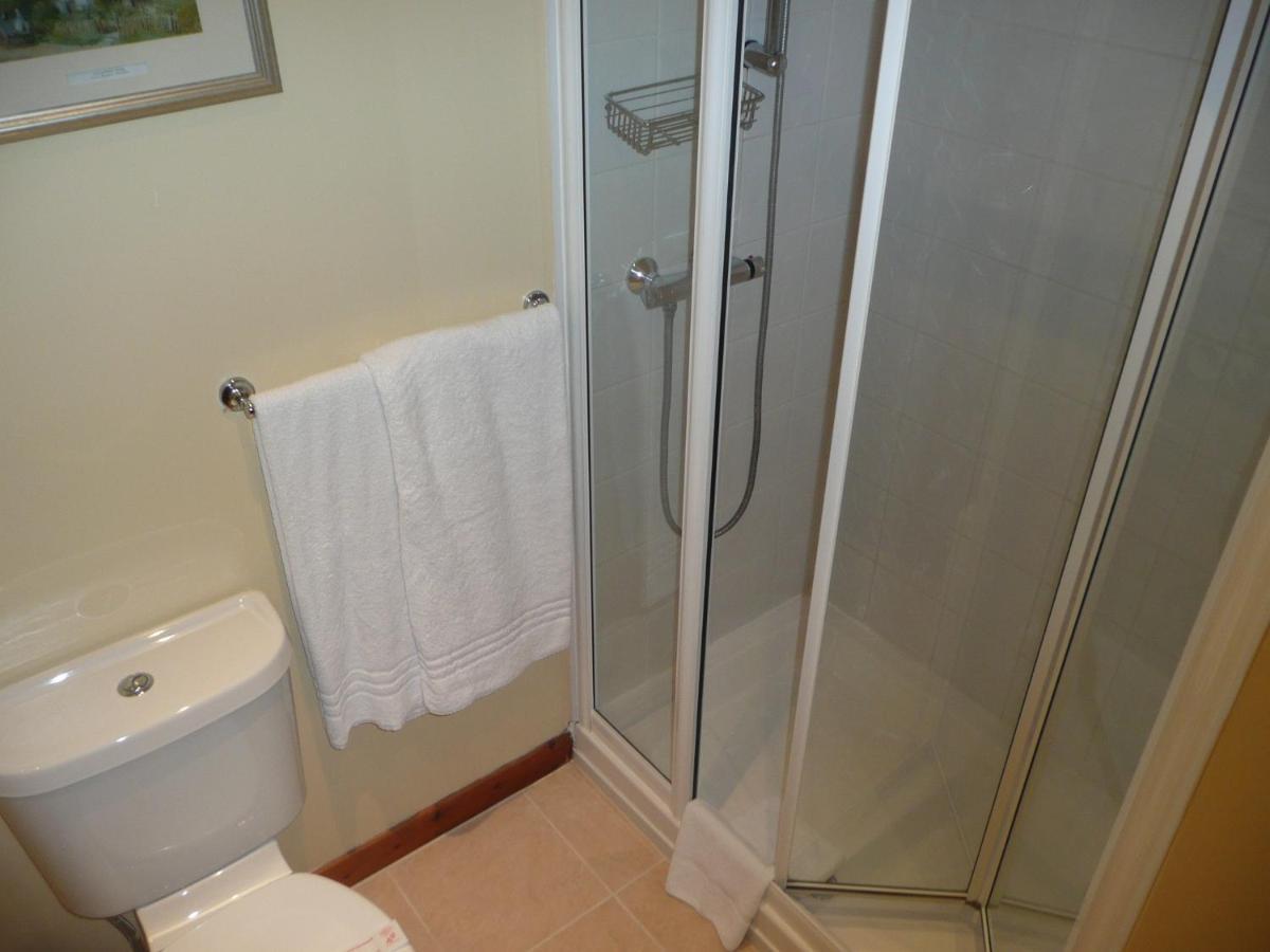 Cottage Guest House Хитроу Экстерьер фото